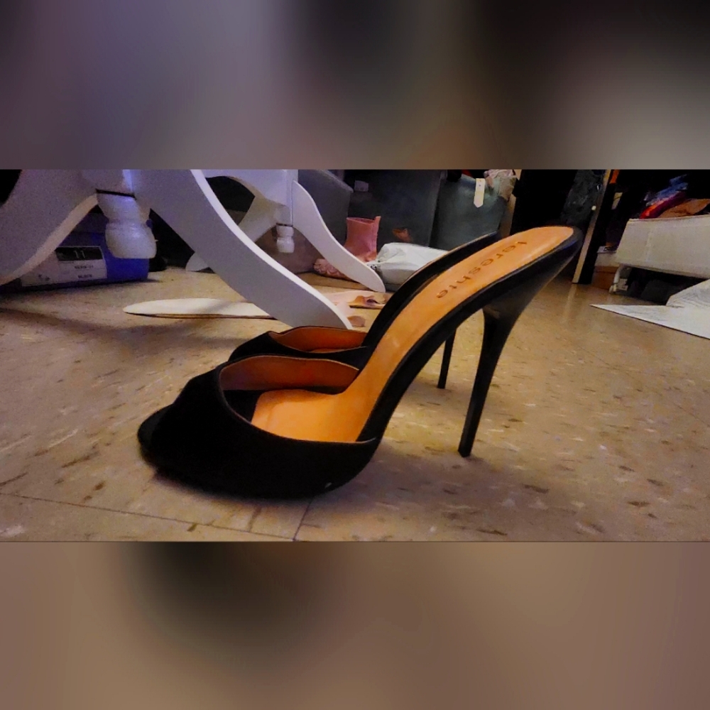 WOMEN SIZE EU 43 STILETTO BLACK HEELS. Excellent condition.